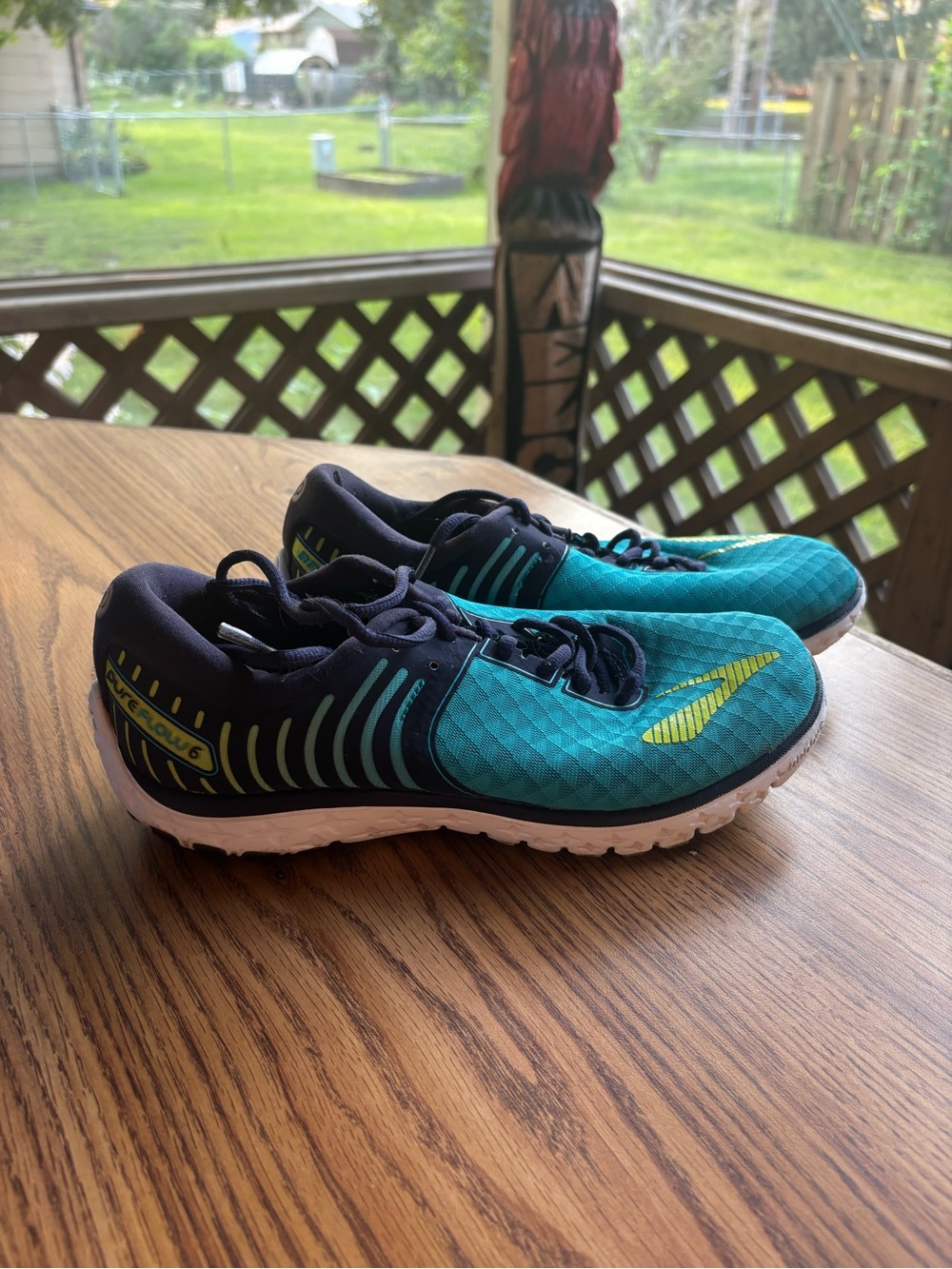 Brooks Women's Pure Flow 6 Teal and Navy Running Shoes with Navy/Yellow Size 9.5